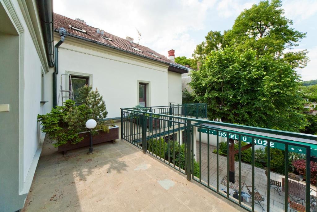 Hotel U Ruze Kutna Hora Bagian luar foto